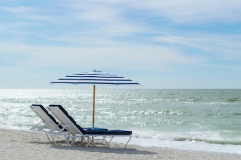 Private beach nearby, white sand, free beach shuttle, beach cabanas