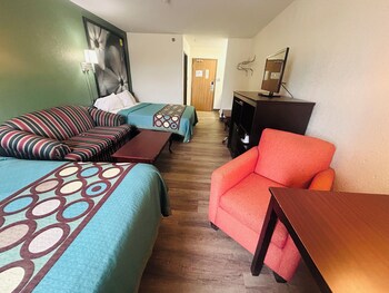 Desk, iron/ironing board (on request), WiFi (free), bed sheets