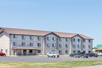Studio Suite, 1 King Bed, Non Smoking | In-room safe, desk, soundproofing, iron/ironing board
