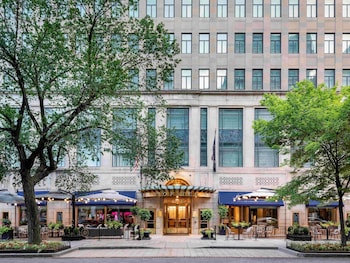 1 bedroom, premium bedding, down comforters, pillowtop beds