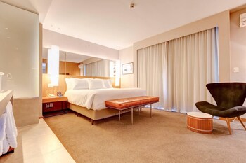 Petit déjeuner buffet (73.45 BRL par personne)