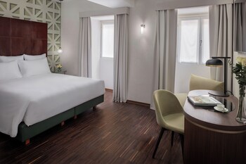 朝食 (ビュッフェ)、毎日提供 (1 名様 25 EUR)