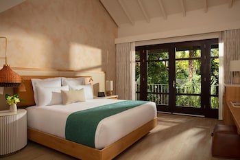 Private beach nearby, white sand, beach towels, beach massages