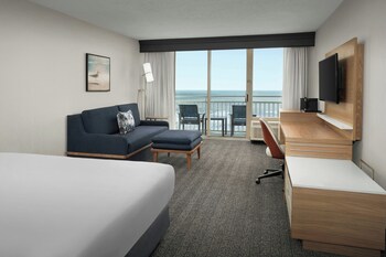 Indoor pool, seasonal outdoor pool, sun loungers