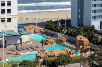 Indoor pool, seasonal outdoor pool, sun loungers