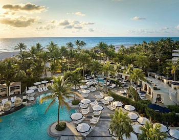 Presidential Studio Suite, Balcony, Oceanfront | 1 bedroom, premium bedding, down comforters, minibar