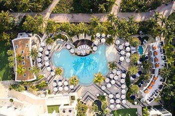 Piscine extérieure, tentes de plage, parasols de plage