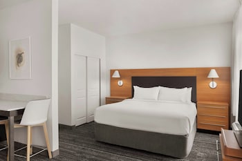 32-inch LCD TV with cable channels, TV