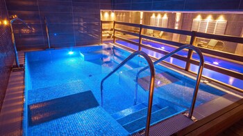 Sauna, steam room, body treatments, hydrotherapy, aromatherapy