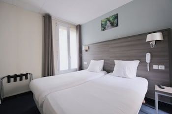 Reception. Hotel Lilas Gambetta