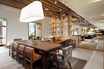 全景客房, 1 張特大雙人床, 海灣景觀 | 高級寢具、舒適加層、客房內保險箱、書桌