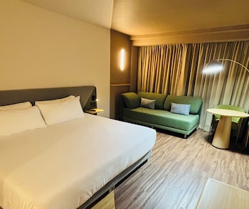Chambre exĂ©cutive double, 2 lits doubles | Coffre-fort, bureau, rideaux dâobscurcissement, systĂšme dâinsonorisation