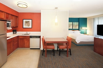 Studio, 1 Queen Bed with Sofa bed, Non Smoking | Property amenity