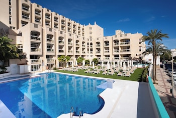 Piscine couverte, piscine extérieure