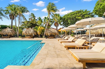 2 outdoor pools, free pool cabanas, pool umbrellas