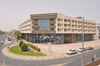 3 restaurants, lunch, dinner served; Indian cuisine