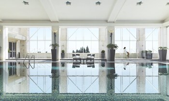 Outdoor treatment areas, sauna, hot tub, steam room, body treatments