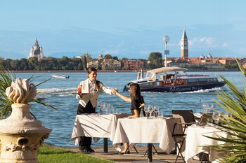 3 Restaurants; Frühstück, Mittagessen und Abendessen werden serviert