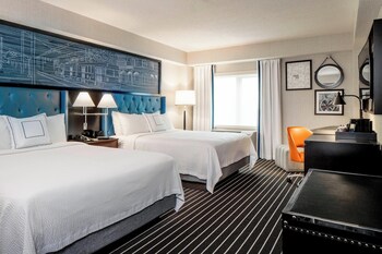 Breakfast and dinner served