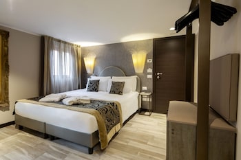 Chambre classique double | 1 chambre, minibar, coffre-fort, bureau
