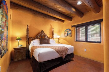 Suite, 1 King Bed, Courtyard View (Native American Suite) | Courtyard view
