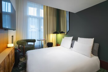 Desayuno buffet todos los días (EUR 19.5 por persona)
