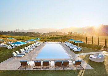 Exercise/lap pool