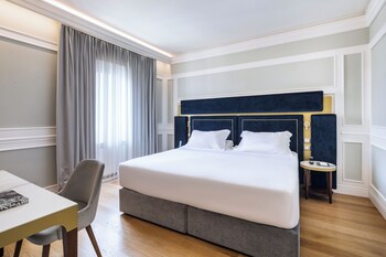 ฝ่ายต้อนรับ