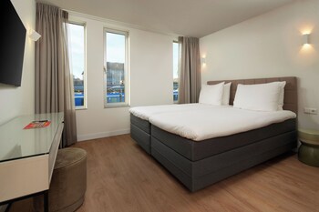 Déjeuner, dîner et souper servis sur place, vue sur le jardin 