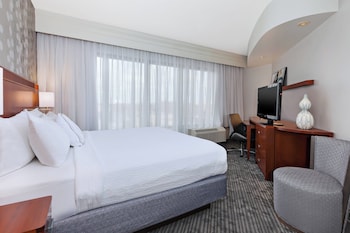 Premium bedding, in-room safe, desk, blackout curtains