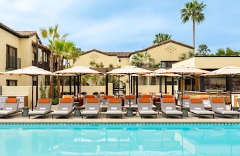 Estate Pool View King | Room amenity