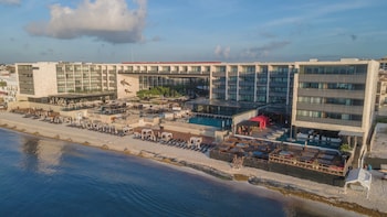 3 piscines extérieures, tentes de plage, parasols de plage