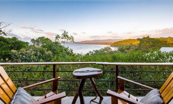 Bungalow with Panoramic Sea View | 1 bedroom, Egyptian cotton sheets, premium bedding, pillowtop beds
