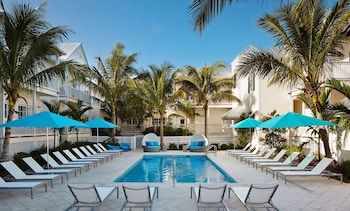 3 outdoor pools, pool umbrellas, sun loungers