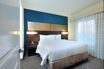1 bedroom, premium bedding, desk, iron/ironing board