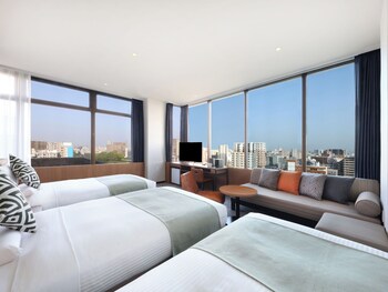 Huone, 4 makuuhuonetta, tupakointi kielletty, jokinäköala | Tallelokero huoneessa, työpöytä, ilmainen Wi-Fi, vuodevaatteet