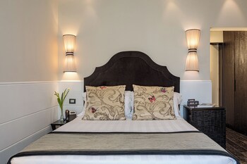 1 bedroom, premium bedding, minibar, in-room safe