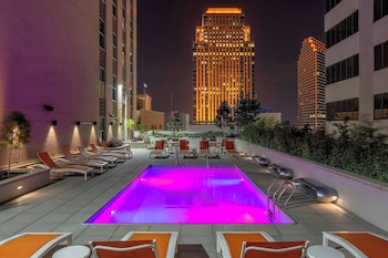 Outdoor pool, sun loungers