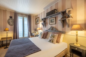 Business Room | Premium bedding, in-room safe, individually decorated, desk