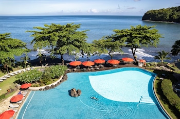 Outdoor pool, open 7:00 AM to 8:00 PM, pool umbrellas, sun loungers