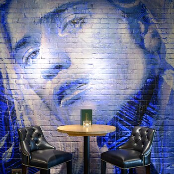 Daily full breakfast (GBP 18 per person)