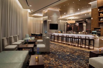 55-英寸智能电视（配备卫星频道）、电视、Netflix