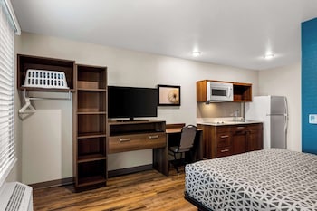 Individually furnished, desk, laptop workspace, bed sheets