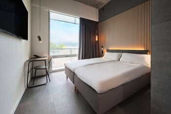 Buffet breakfast on weekdays (CHF 22 per person)