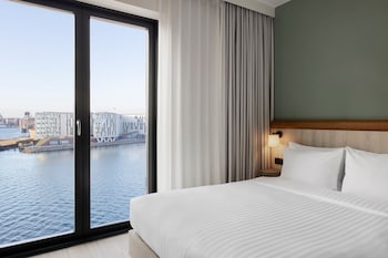 Huone, 1 keskisuuri parisänky, merinäköala | Pillowtop-patjalliset sängyt, pimennysverhot, äänieristys