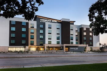 1 bedroom, desk, iron/ironing board, free cots/infant beds