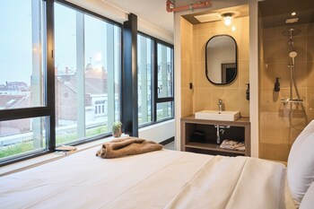 Kamar Superior | Kamar mandi | Pancuran hujan, pengering rambut, handuk, dan sabun