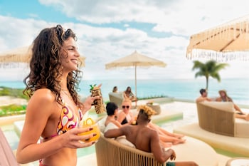 Private beach nearby, free beach shuttle, beach bar
