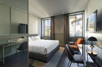 2 bares/lounges