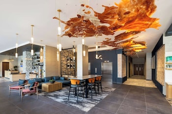 2 restaurants, breakfast served